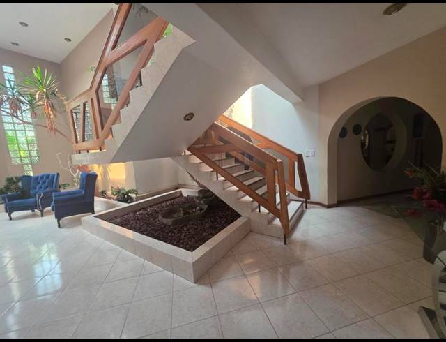 5 BEDROOM HOUSE FOR SALE IN SUNWARD PARK